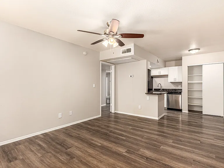 Goldcrest Apartments — Photo 10