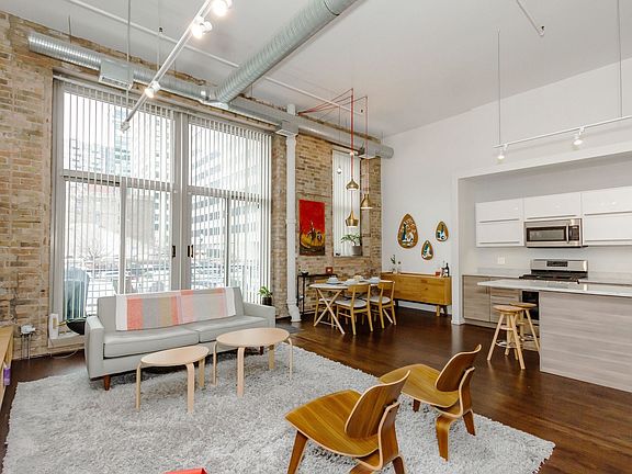 4th image of 417 S Jefferson St APT 105-B