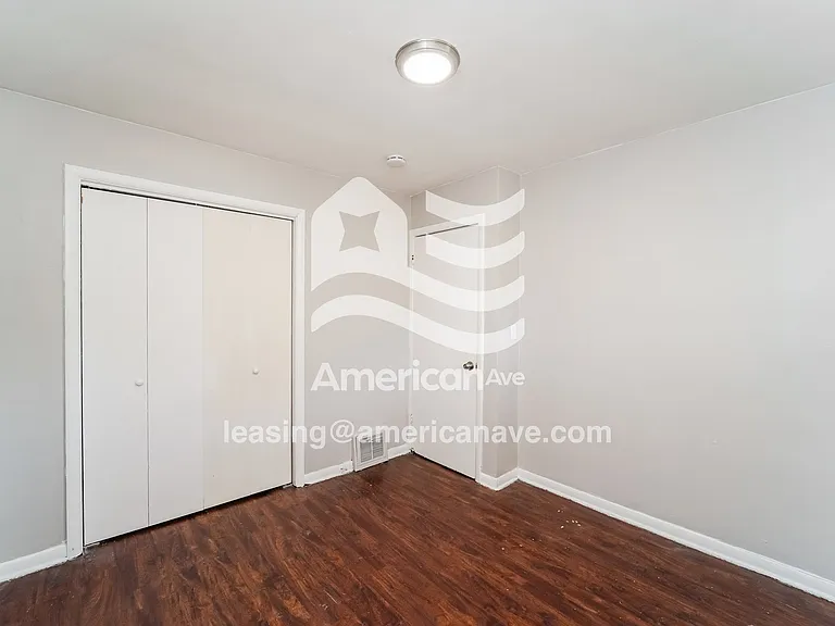 1323339_010_wm_-_bedroom_13132992.jpg