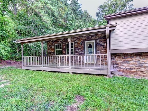 3rd image of 914 Whitehall Dr
