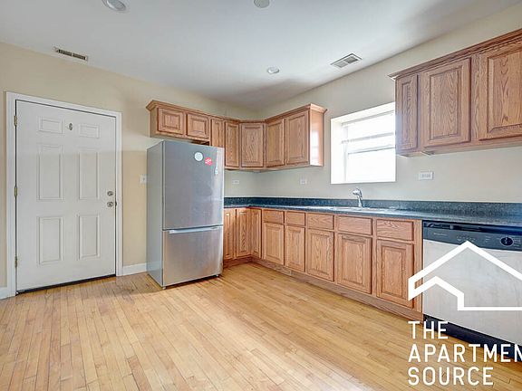 2nd image of 3307 N Hamlin Ave #3