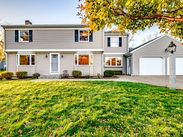 13 Broadmoor Drive, Cumberland, ME 04021