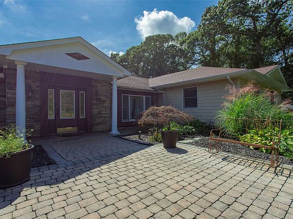 2nd image of 3 Beechwood Ct