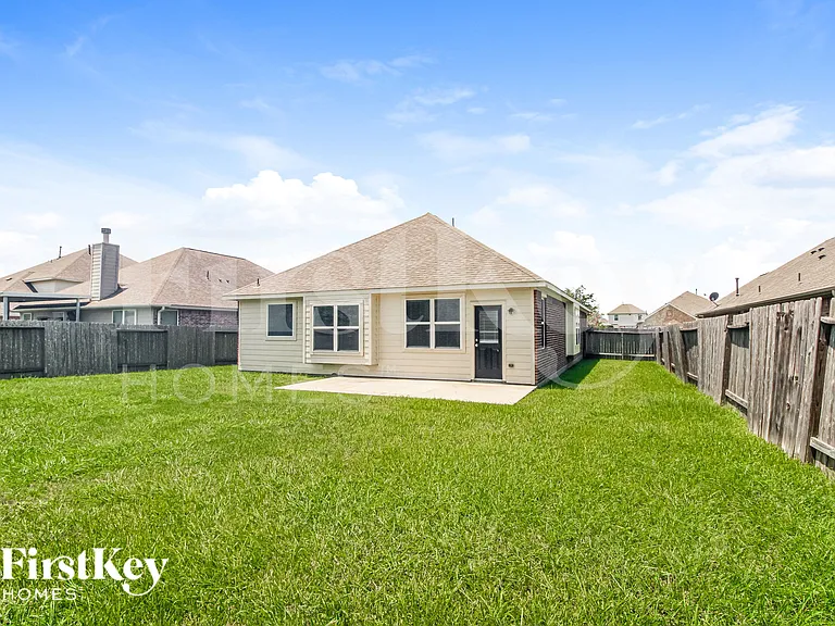 131 Brazos Dr — Photo 16