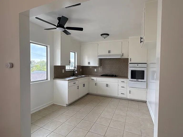 305 Loma Vista St — Photo 4