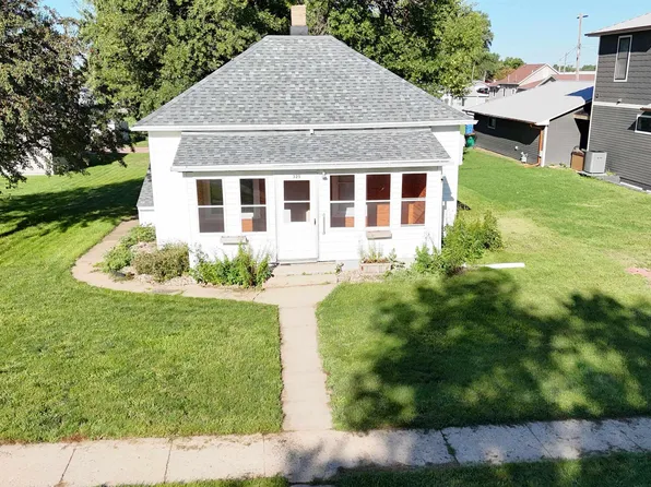 325 Depot Ave, Garretson, SD 57030