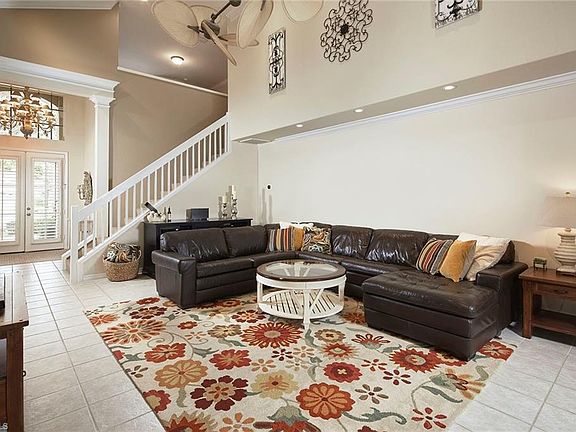 3rd image of 8792 Ventura Way