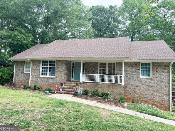 15 Laurelwood Cir, Griffin, GA 30224