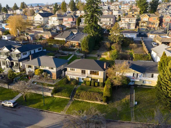 2321 Harrison Dr, Vancouver, BC V5P 2P7