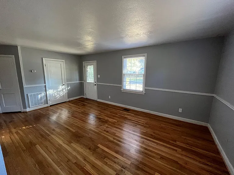 6127 Amherst Ave — Photo 8