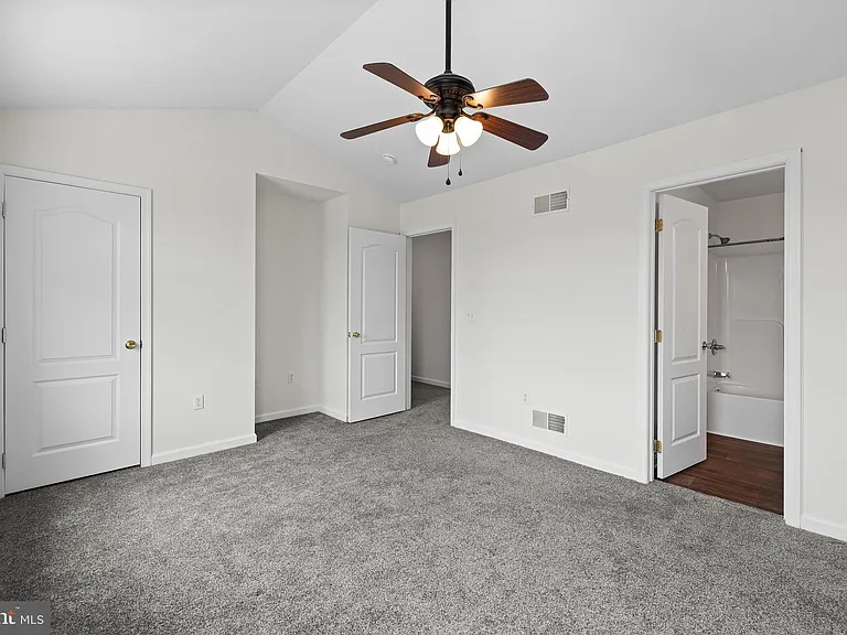 22 Shady Tree Ct — Photo 16