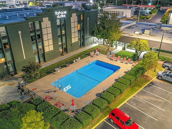 2nd image of 2756 Laurens Rd #109H