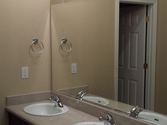 3rd image of 481 Venice Way