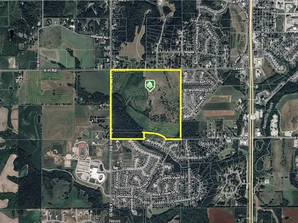 811 Four H Rd, Lansing, KS 66043