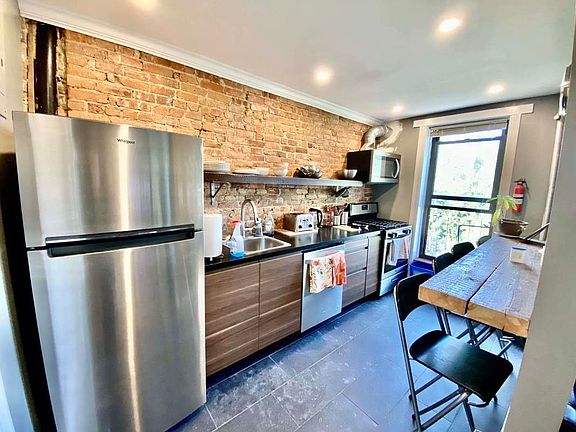 3rd image of 451 Putnam Ave #Penthouse
