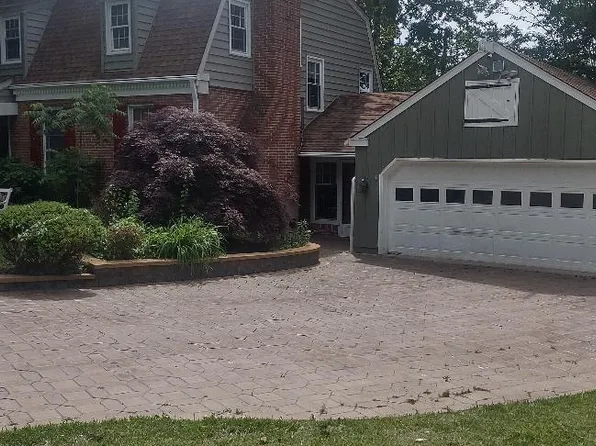 205 Edgewood Dr, Wilmington, DE 19809