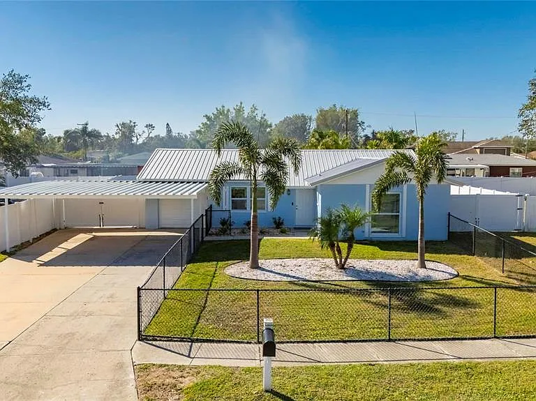 412 Flamingo Dr — Photo 1