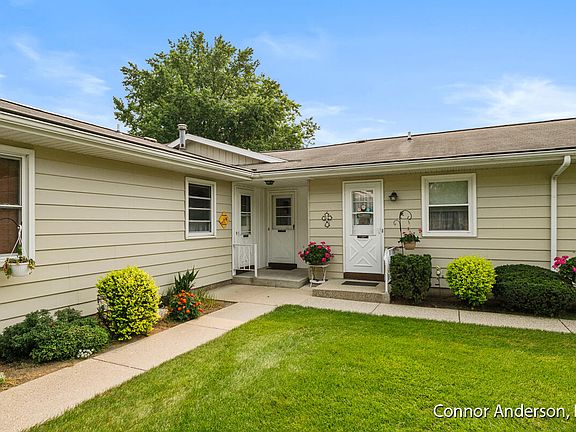 3rd image of 5113 Southglow Ct SE #148