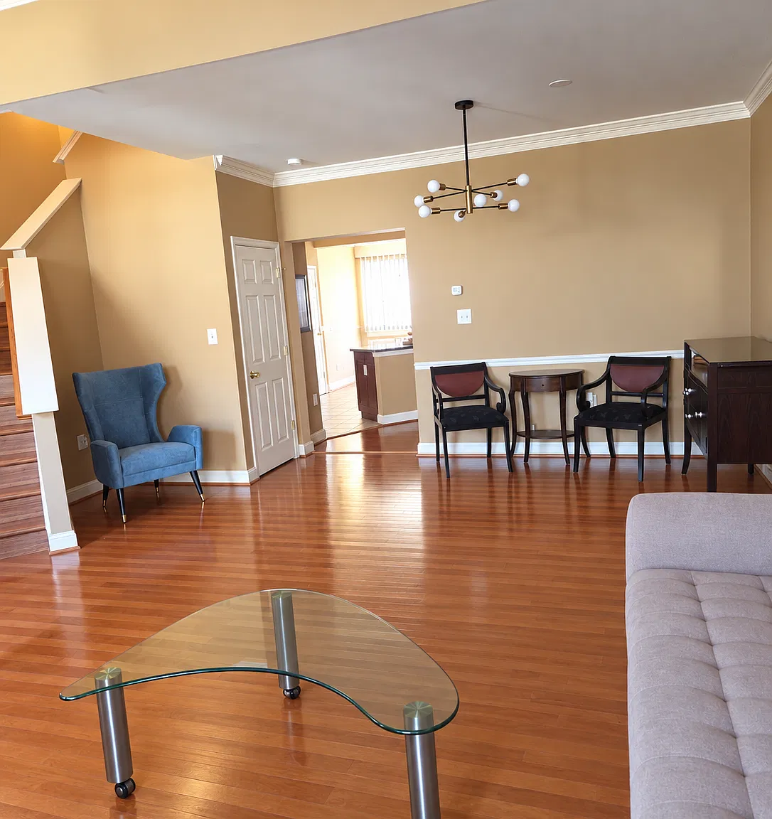 3 bed, 3.5 bath, 2520 sqft, $3,290 — Photo 4