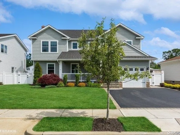 3603 Woodward Avenue, Seaford, NY 11783