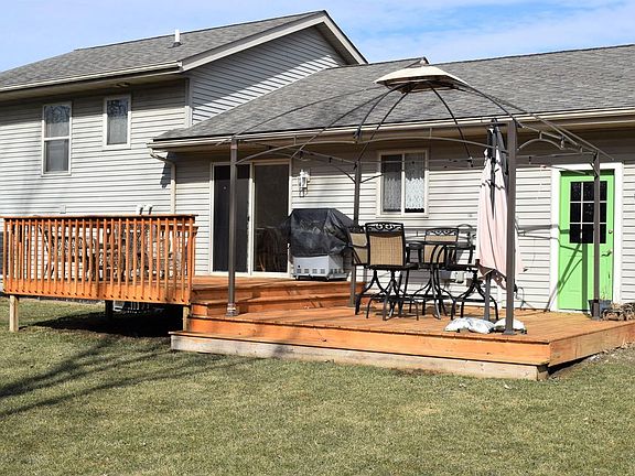 3rd image of 218 Lincoln Pl