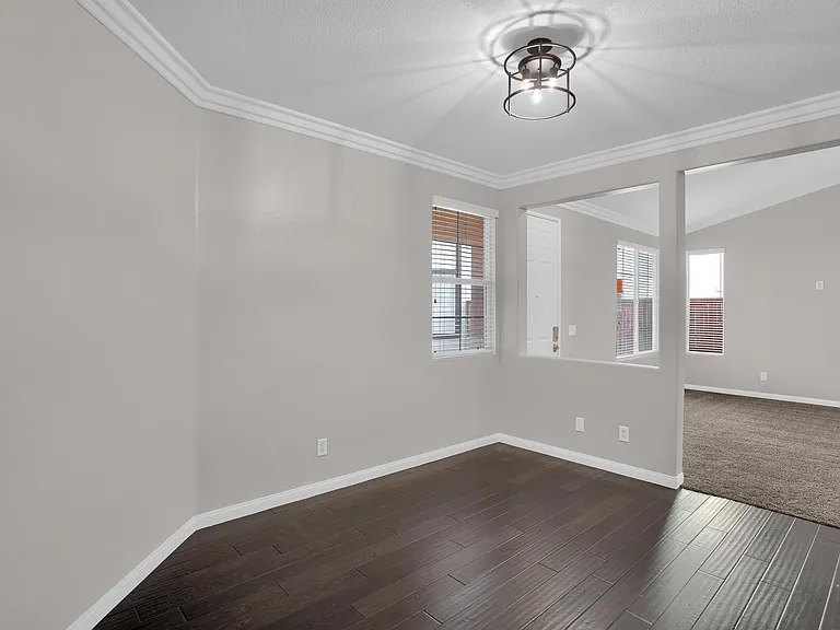 409 Sutro Ct — Photo 18