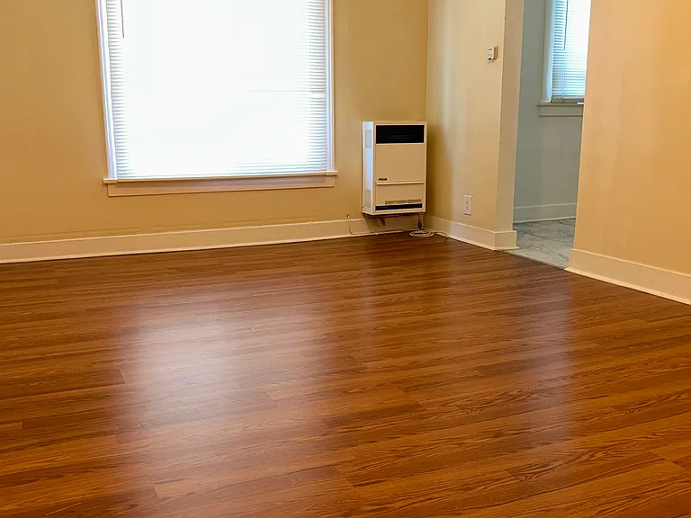 949 Everett St #18 — Photo 4