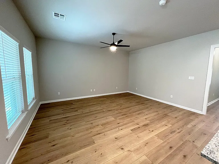 121 Dutchman Dr — Photo 7