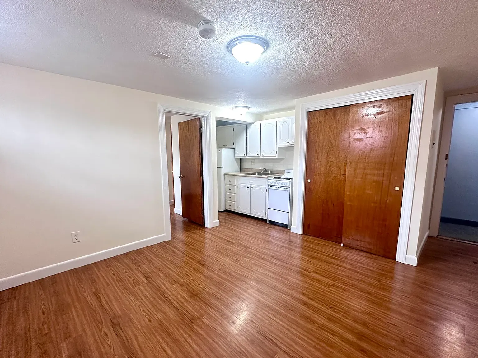 1 bed, 450 sqft, $2,000 — Photo 2