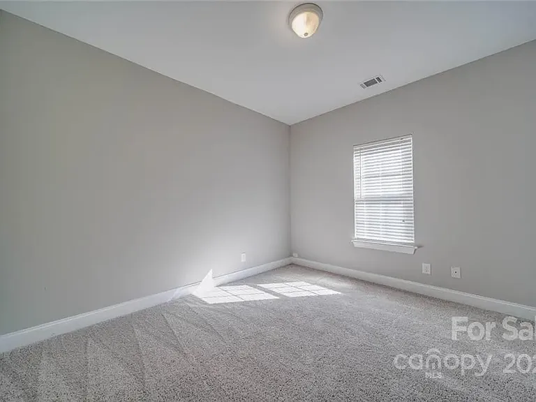 5814 Bradford Lake Ln — Photo 12