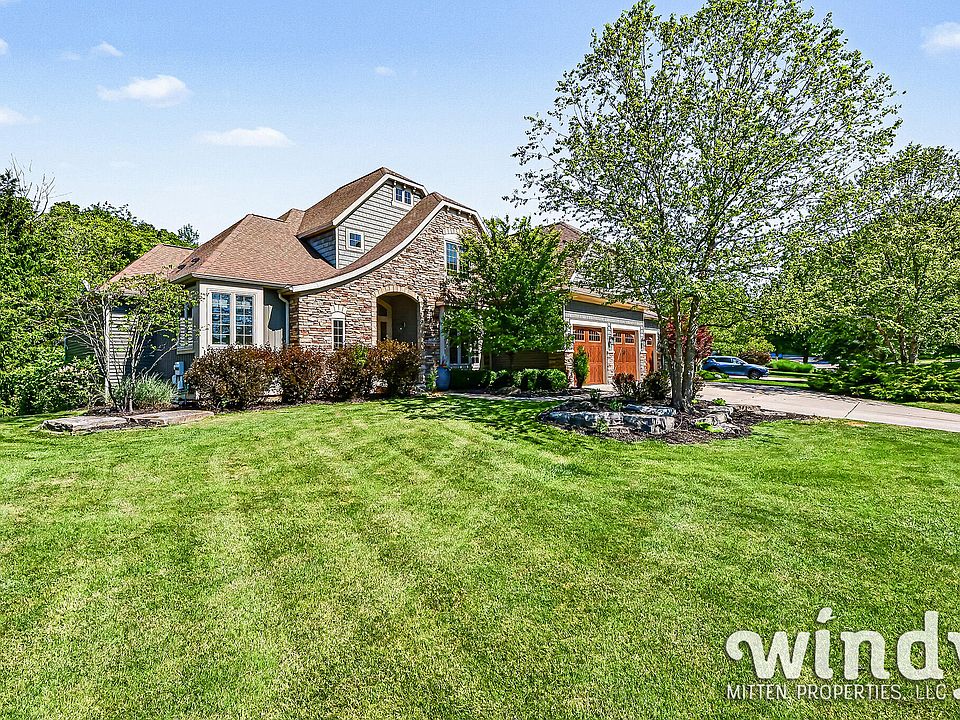 1st image of 1330 Glen Ellyn Dr SE