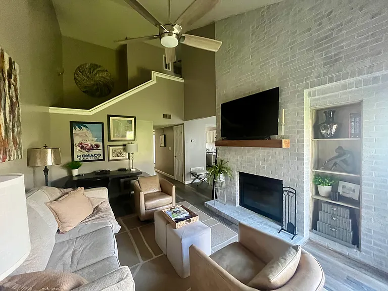 308 N Lindell Rd #D — Photo 13