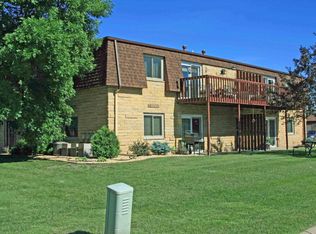 601 Pfau St APT 1, Mankato, MN 56001