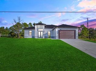 203 E 10th St, Lehigh Acres, FL 33972