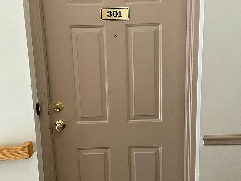 9808 Lake Pointe Ct #301 — Photo 5