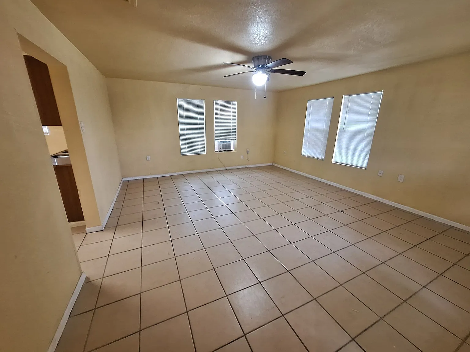2 bed, 964 sqft, $1,150 — Photo 3