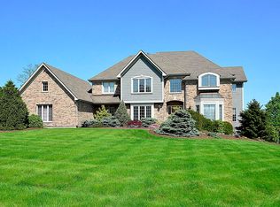 6N829 Brookhaven Ln, St Charles, IL 60175