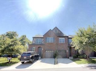 120 Ambassador Private Cir, Hendersonville, TN 37075