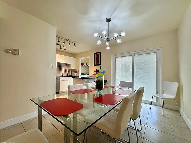 788 Park Shore Dr #D20 — Photo 8