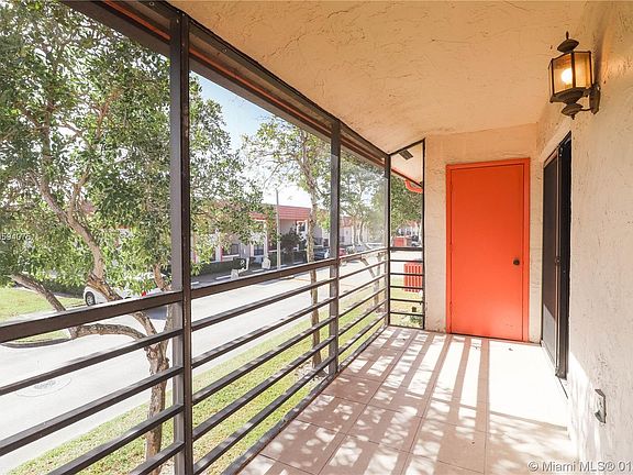 2nd image of 905 NE 209th St APT 202-30