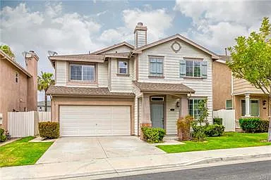 4 bed, 2457 sqft, $4,900 — Photo 1