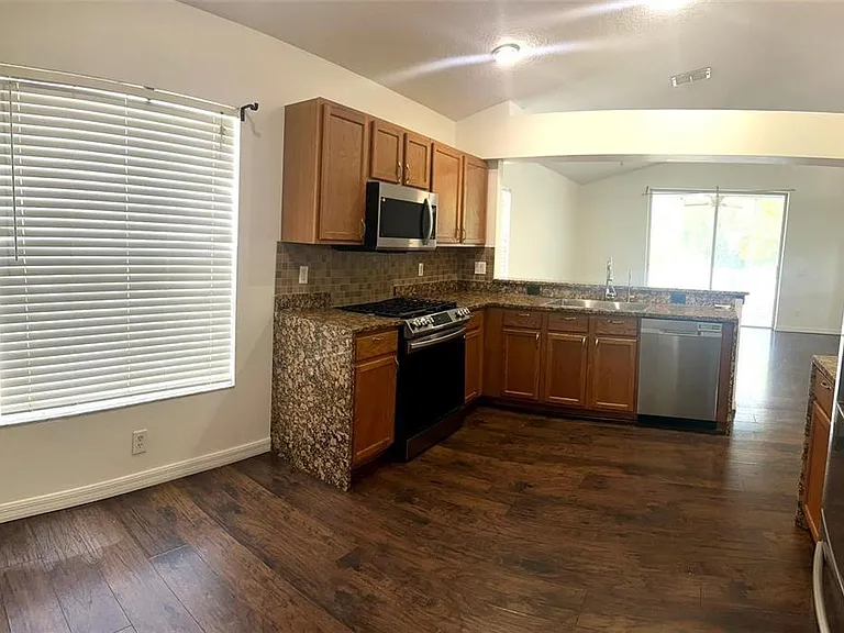 19310 Weedon Ct — Photo 9