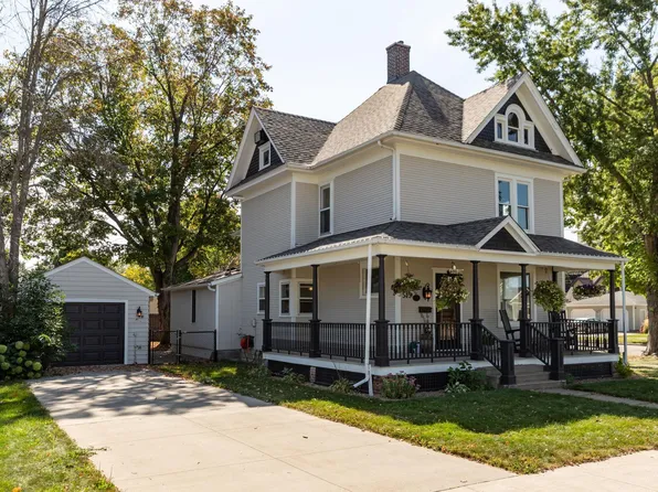 519 W Lyon Ave, Lake City, MN 55041