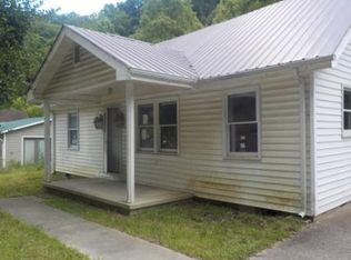 6448 Ky Route 2030, Honaker, KY 41603