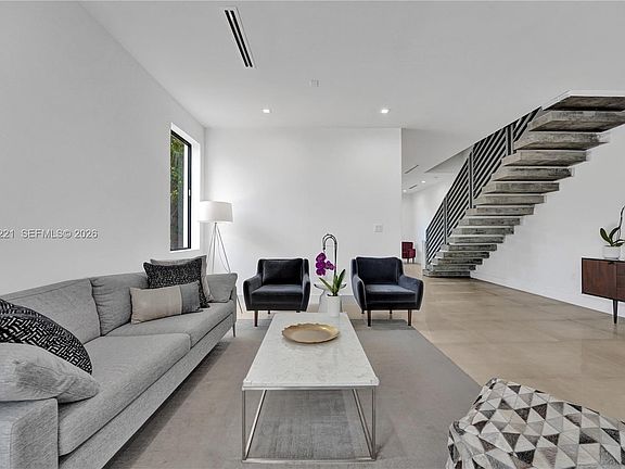 4th image of 3465 SW 3rd Ave