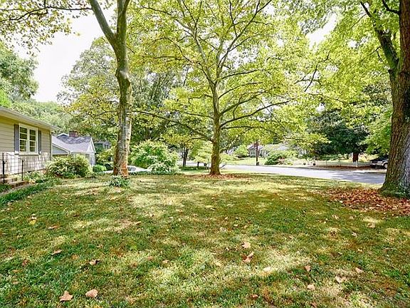 3rd image of 359 Freyer Dr