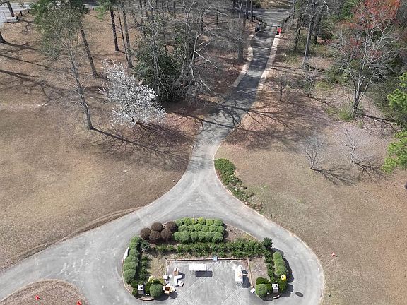 5th image of 617 Sanders Rd