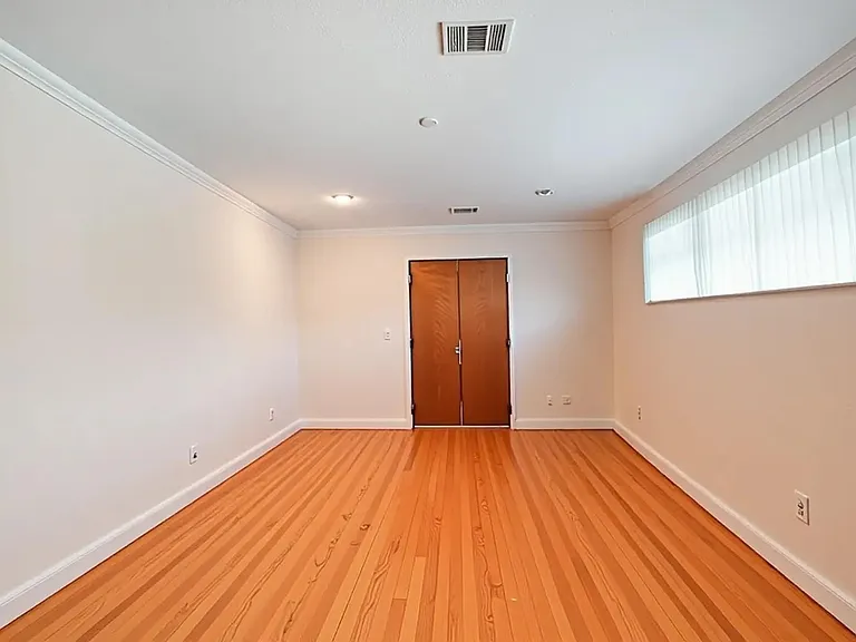 5643 Terwilliger Way — Photo 23