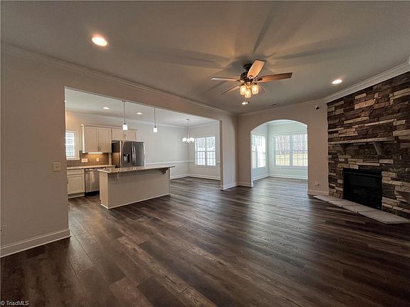 3rd image of 1206 Suzanne Ln