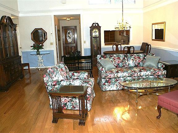 5th image of 1540 Pickwood Ave